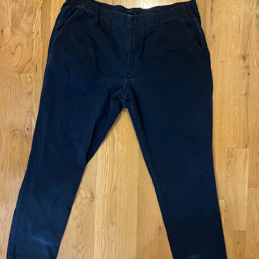 Men’s Gap elastic waist chinos. Dark blue. XL